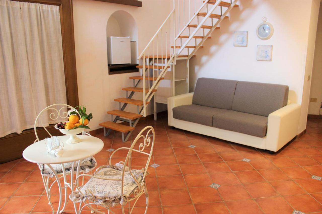 B&B Country Chic Вико Екуензе Екстериор снимка